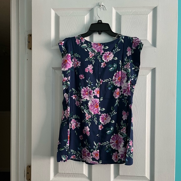 Andree By Unit Ruffled Sleeve Floral Blouse - Picture 2 of 5